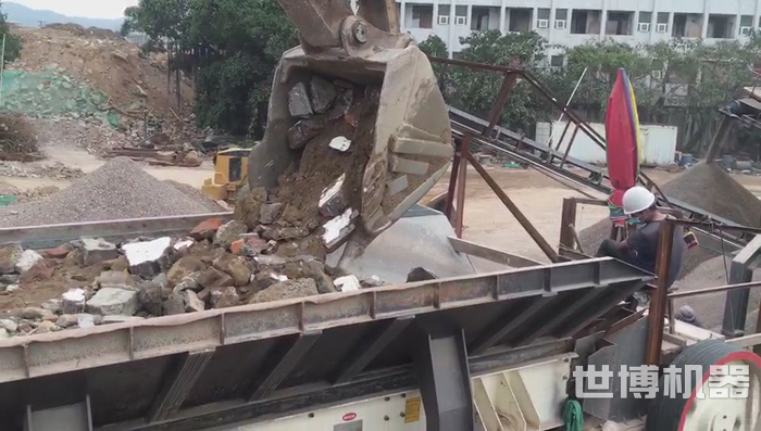 建筑垃圾破碎回收现场