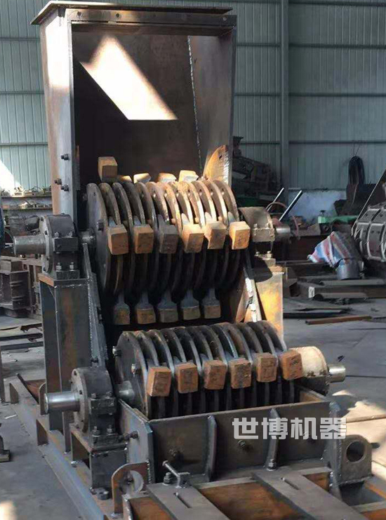 双级锤式破碎机内部结构